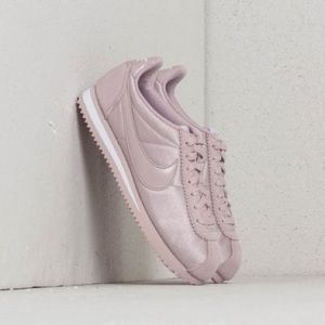 Nike Womens Classic Cortez Particle Rose size 7